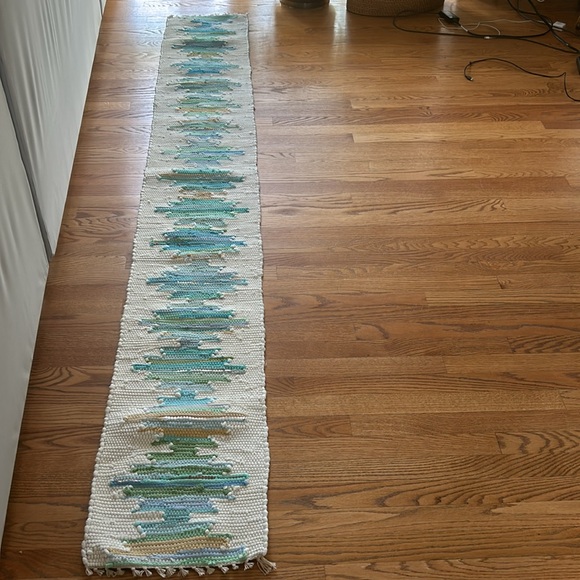 Woven Large Runner - Picture 3 of 12